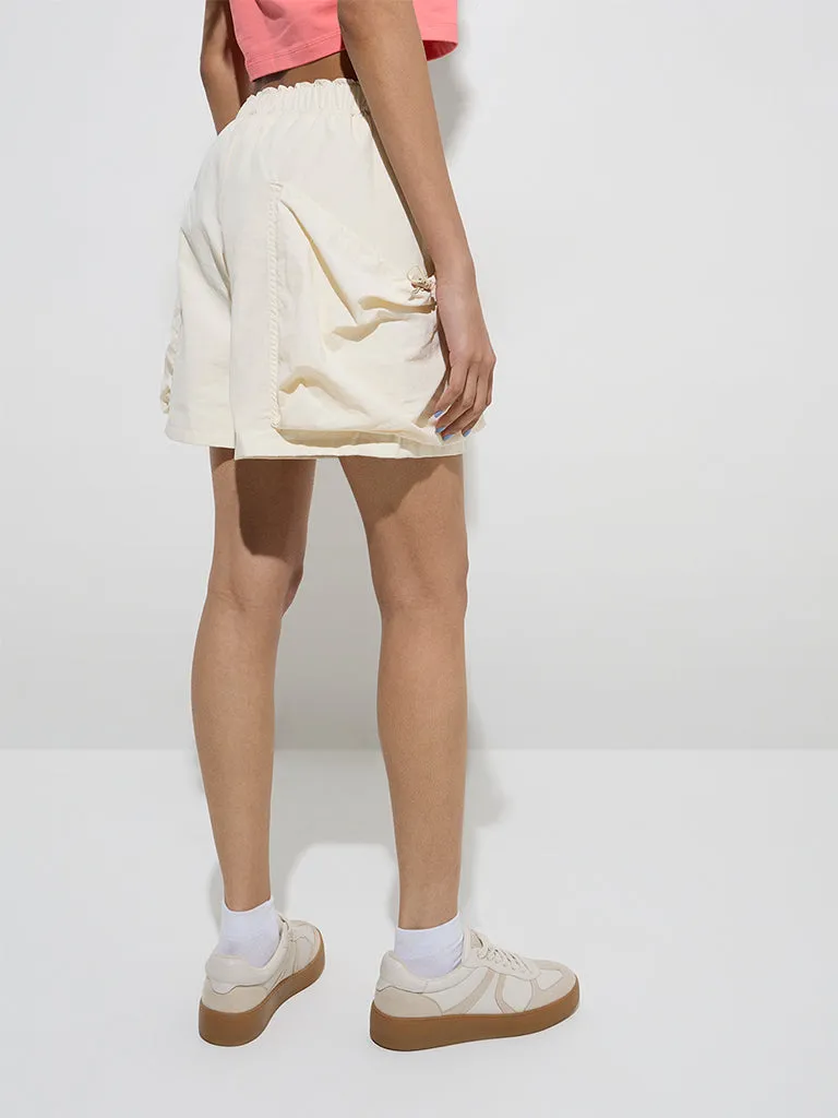 Nuon Off-White Mid-Rise Shorts